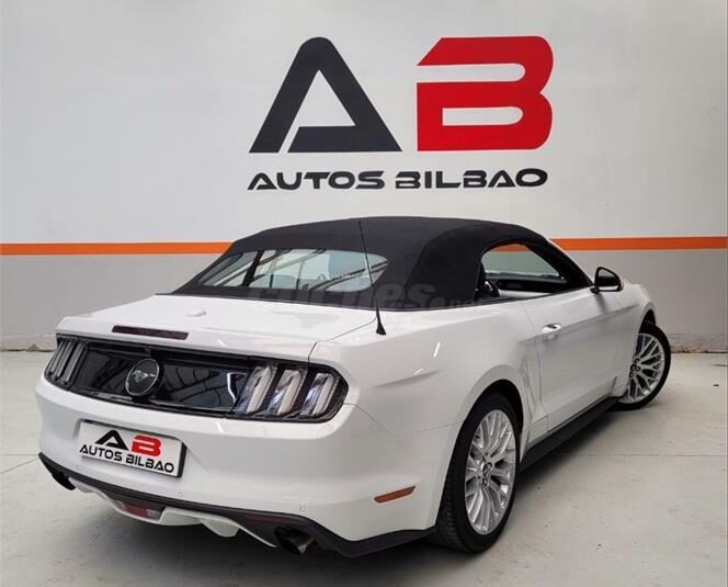 FORD Mustang 2.3 EcoBoost cabrio