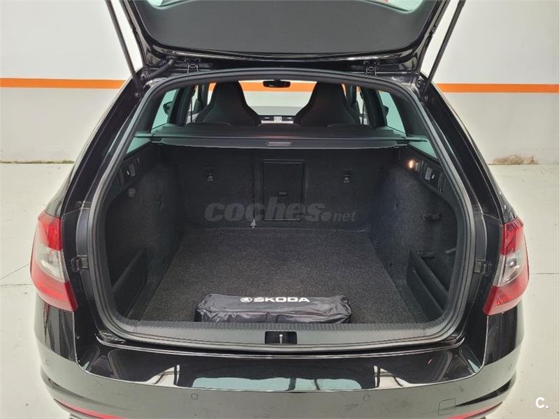 SKODA Octavia Combi 2.0 TDI CR 135KW DSG RS 5p.