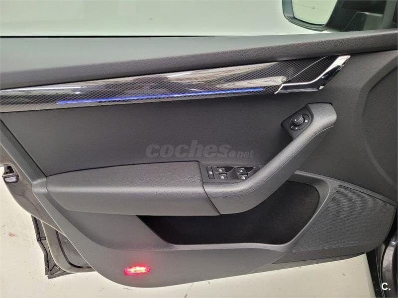 SKODA Octavia Combi 2.0 TDI CR 135KW DSG RS 5p.