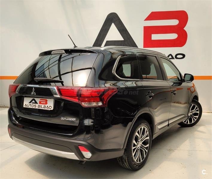 MITSUBISHI Outlander 220 DID Kaiteki Auto 4WD 5p.