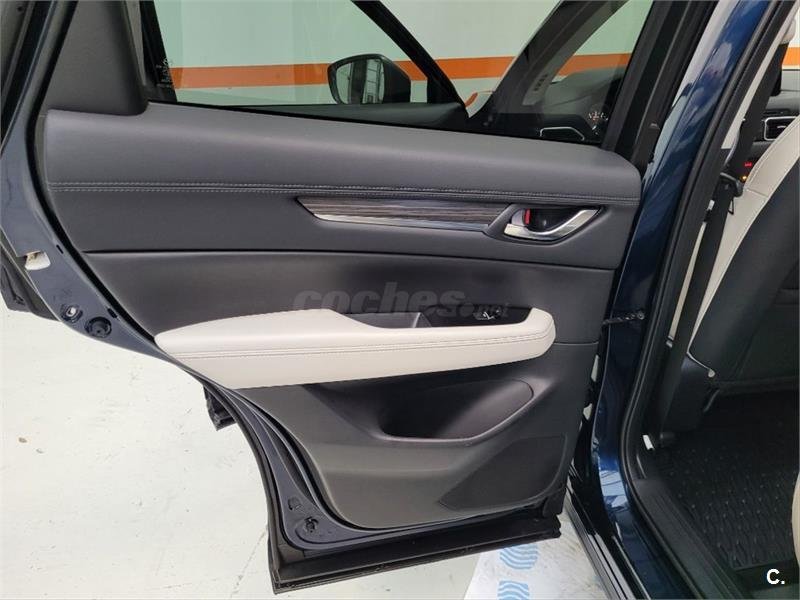 MAZDA CX5 2.5 G 143kW AWD AT Zenith Black Sky Crui 5p.