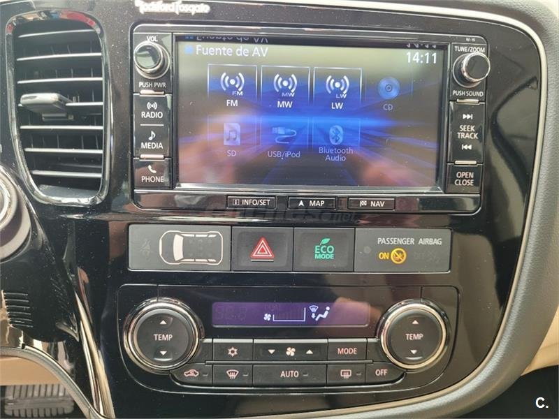 MITSUBISHI Outlander 220 DID Kaiteki Auto 4WD 5p.