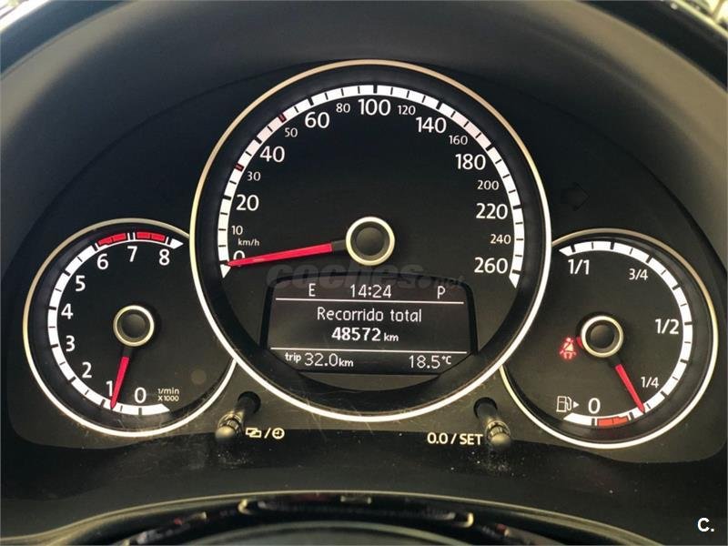 VOLKSWAGEN Beetle Cabrio Design 1.2 TSI 105CV BMT 2p.