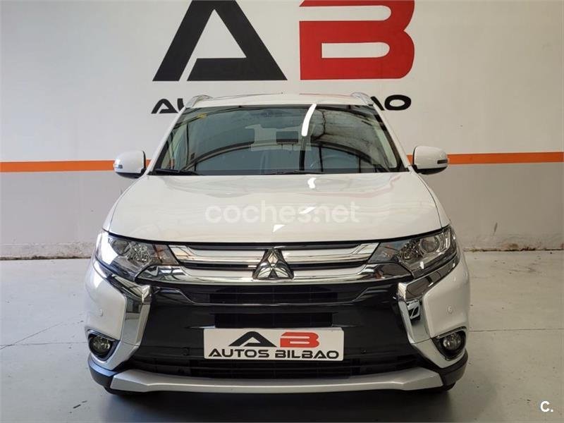 MITSUBISHI Outlander 220 DID Motion 2WD 7 Plazas