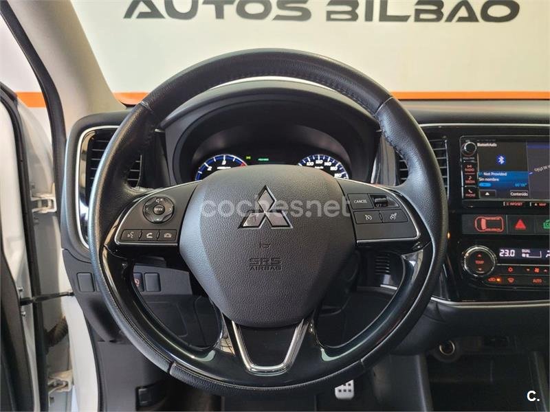 MITSUBISHI Outlander 220 DID Motion 2WD 7 Plazas