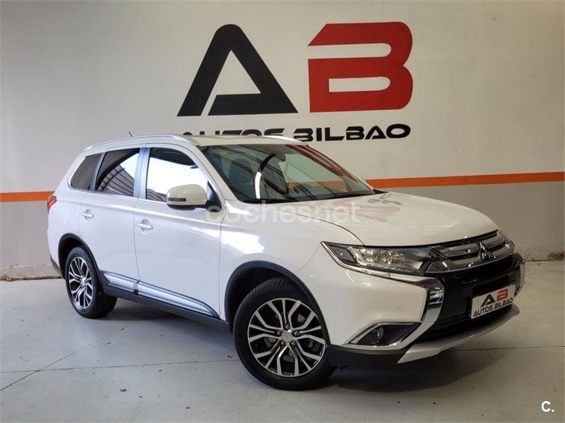 MITSUBISHI Outlander 220 DID Motion 2WD 7 Plazas